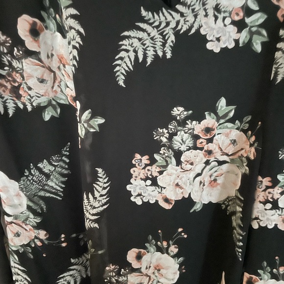 BCBG long sleeve floral dress - Picture 2 of 2